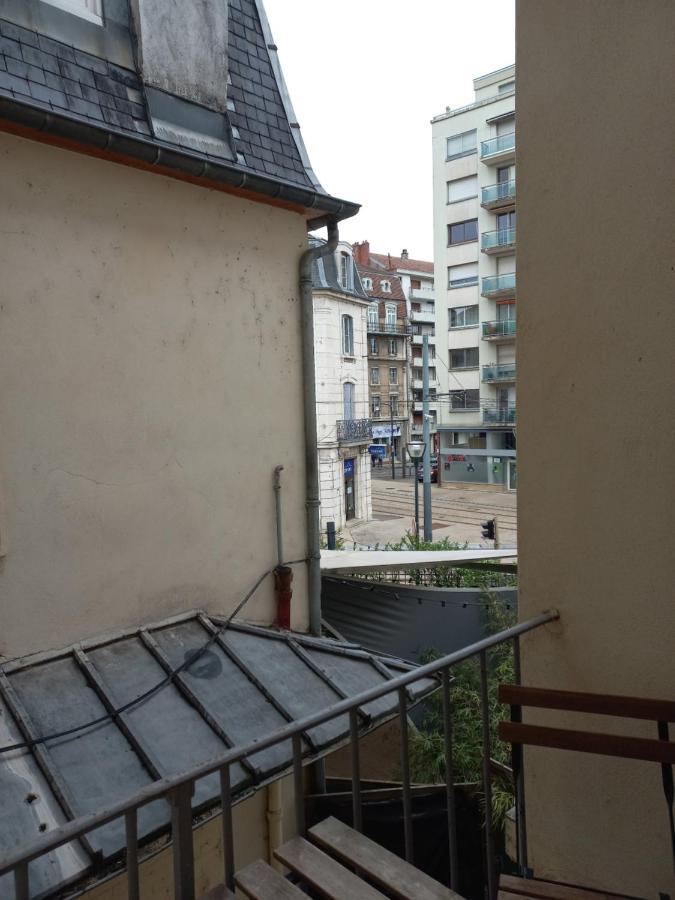Le Carnot, A Deux Pas Du Centre Ville 브장송 외부 사진