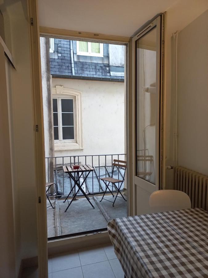 Le Carnot, A Deux Pas Du Centre Ville 브장송 외부 사진